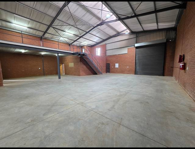 352M² WAREHOUSE TO LET IN ORMONDE